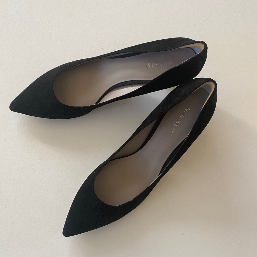 Nine West suede pump